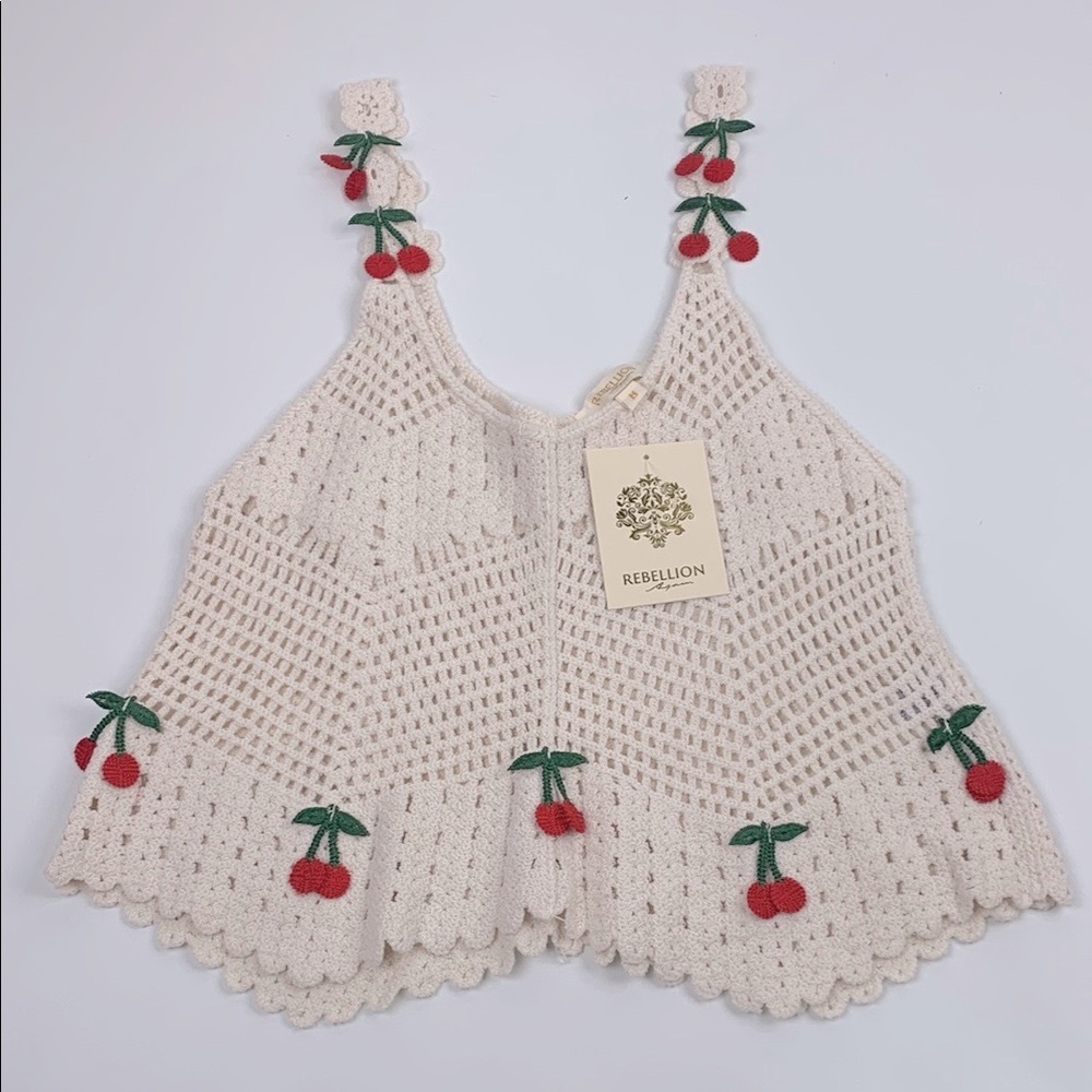 Rebellion Crochet knit Cherry design Tank Top Creme Red green Size Medium NWT